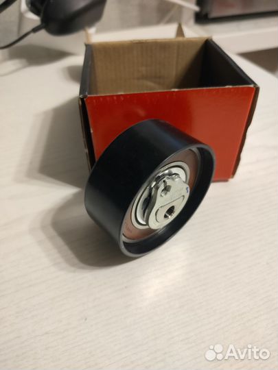 Натяжной ролик ремня грм на Chery Tiggo 1.8