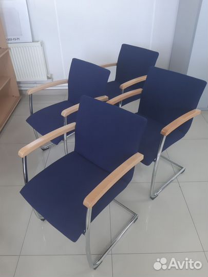 Офисное кресло