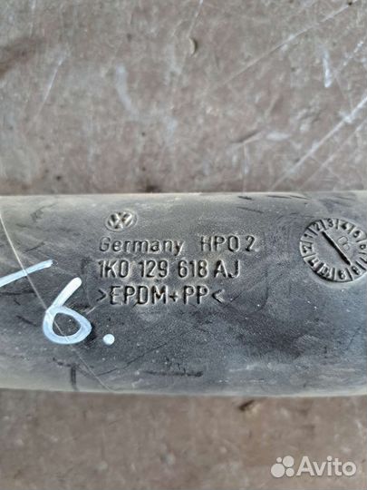 Патрубок воздушного фильтра Volkswagen Passat B6