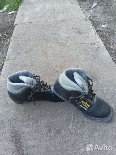 Лыжные ботинки