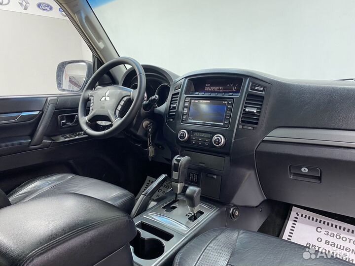 Mitsubishi Pajero 3.2 AT, 2011, 197 183 км