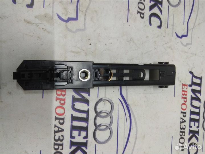 Механизм регулировки ремня безопасности VW Passat