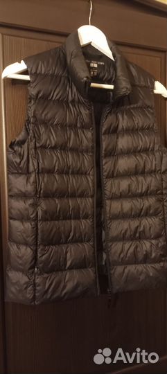 Пуховая жилетка uniqlo