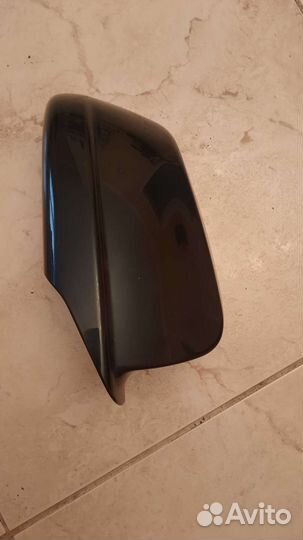 Накладка зеркала правая на bmw f10