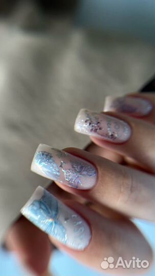 Модель на маникюр