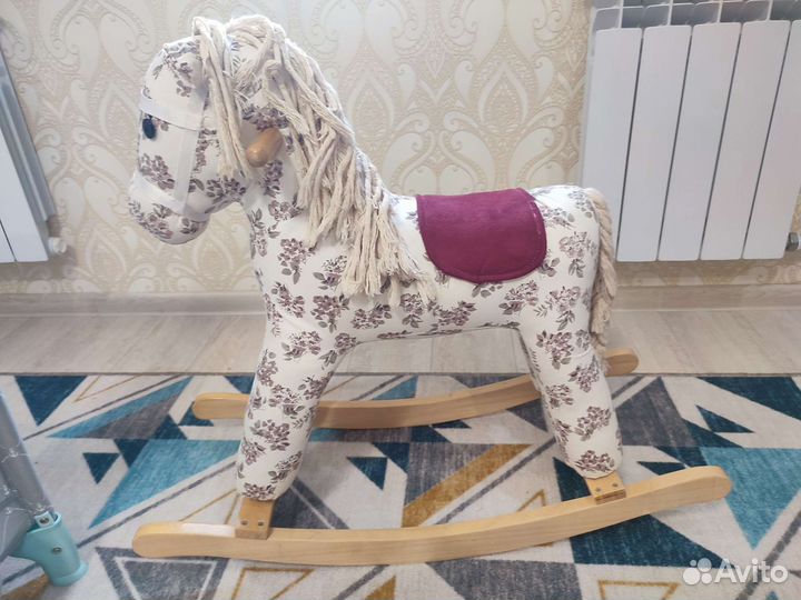 Детская качалка лошадь