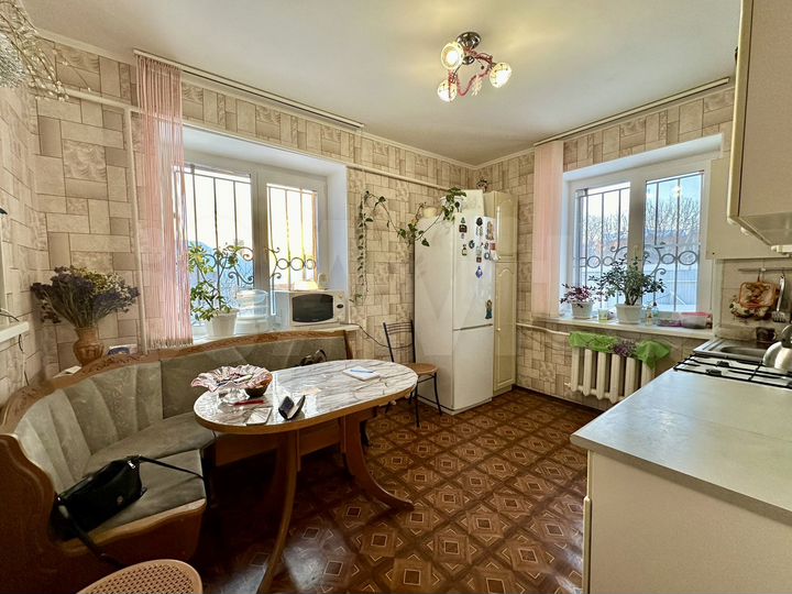 Дом 186 м² на участке 12 сот.