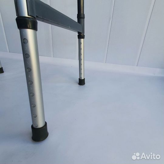 Ходунки Invacare (нешагающие)