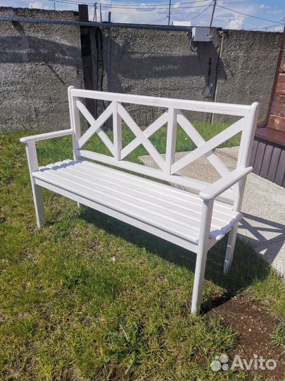 Скамейка деревянная