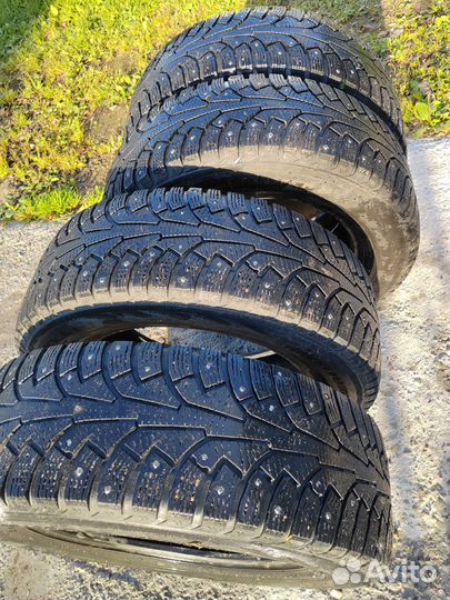 Nokian Tyres Hakkapeliitta 5 215/65 R16 102T