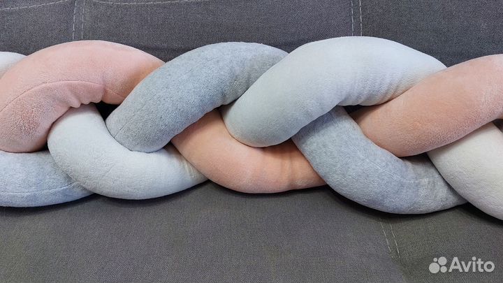 Бортики косички в детскую кроватку