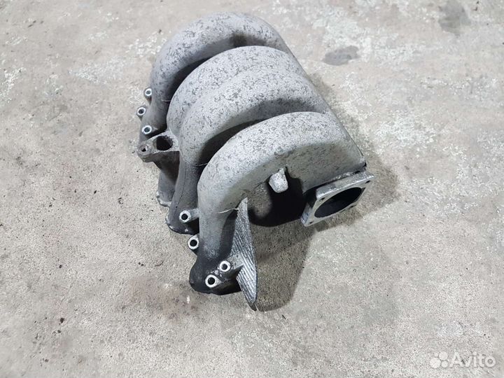 Впускной коллектор Volkswagen Passat B3 2Е