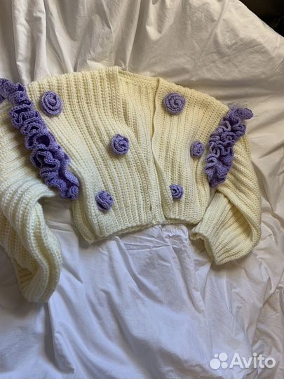 Вязаный кардиган с воланами