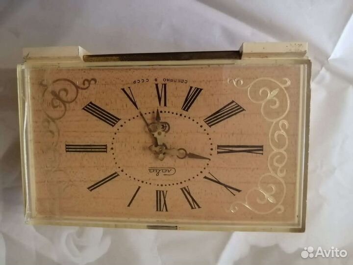 Часы будильник СССР