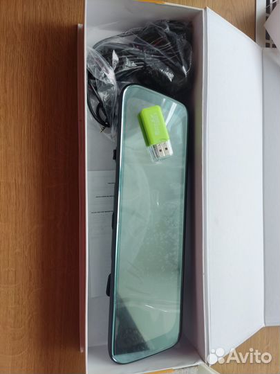 Зеркало с видеорегистратором+ камерой заднего вида