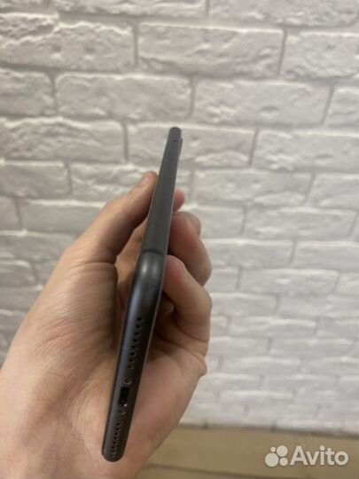 iPhone 8 Plus, 64 ГБ