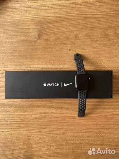 Часы apple watch 6 44 mm nike 93%