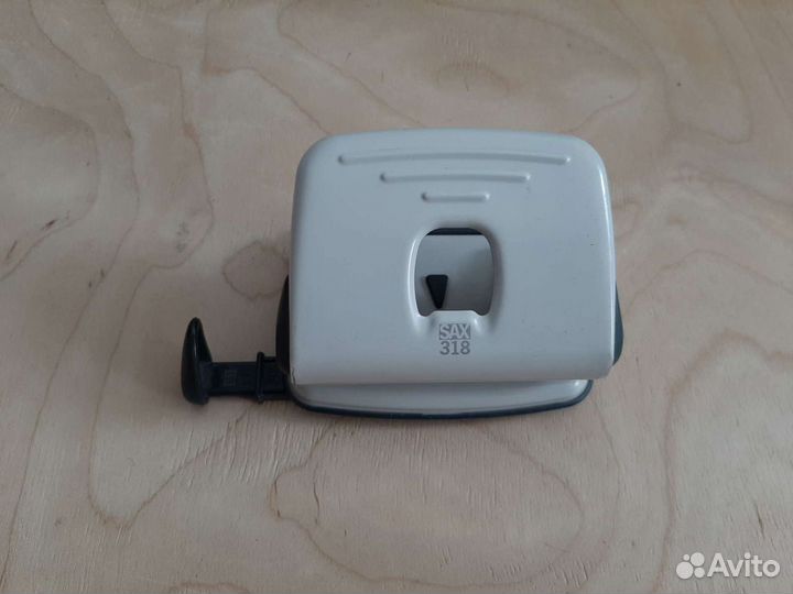 Дырокол Sax 318 и степлер Rapid economy 3