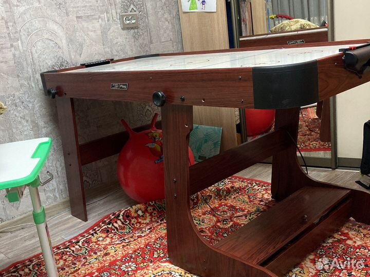 Настольный аэрохоккей