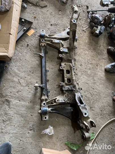 Подрамник Mazda Milenia