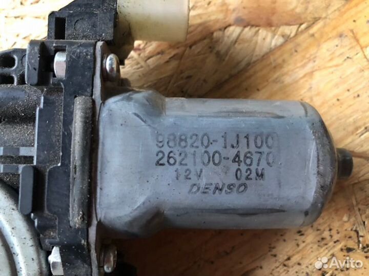 Мотор стеклоподъемника задний левый Hyundai I20