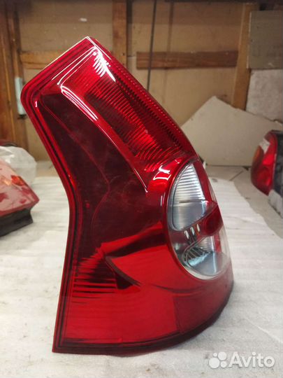 Фонарь левый Sandero 1 новый оригинал 8200734825