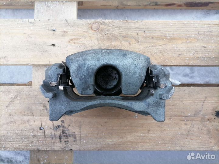 Передний тормозной суппорт nissan teana L 33