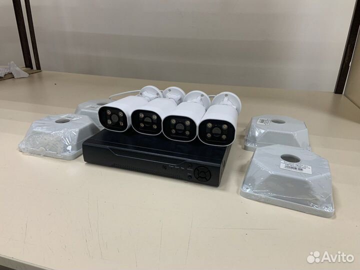 Комплект видеонаблюдения 4 камеры