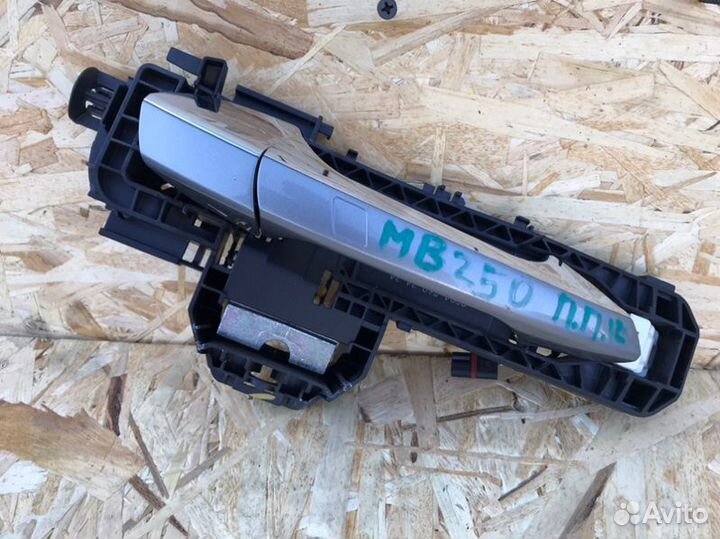 Ручка двери передняя правая Mercedes-Benz C W204