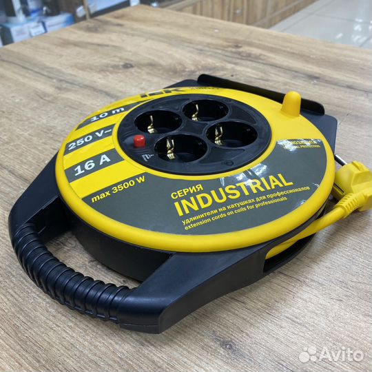 Ук 10 катушка 4 гнезда 10м 2p + PE 3x1