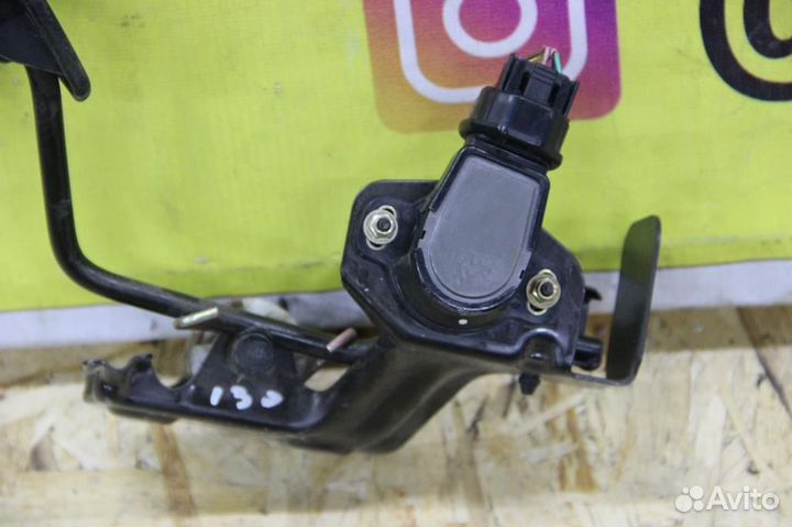 Педаль газа Toyota noah