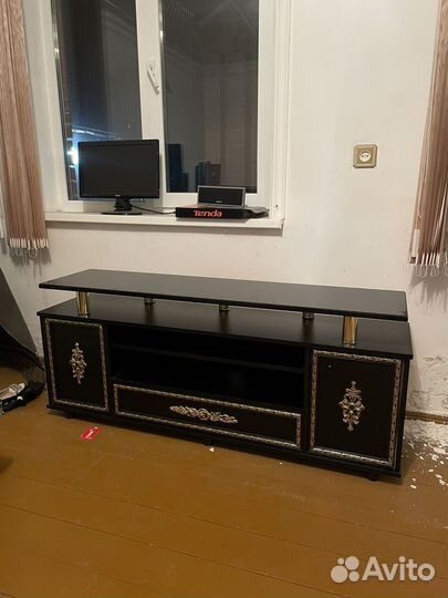 Подставка под телевизор