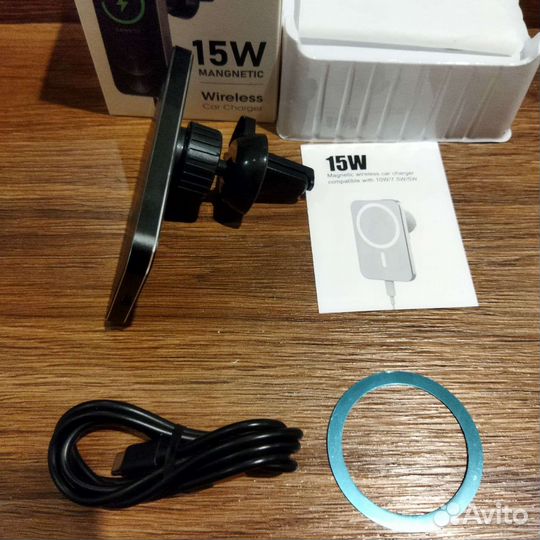 Беспроводная зарядка MagSafe для телефона в авто