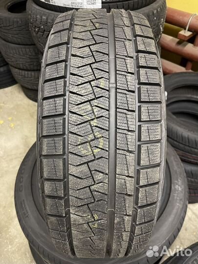 Pirelli Formula Ice FR 225/55 R18 102H