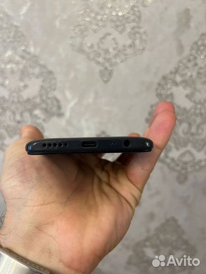 Xiaomi Redmi 8, 3/32 ГБ