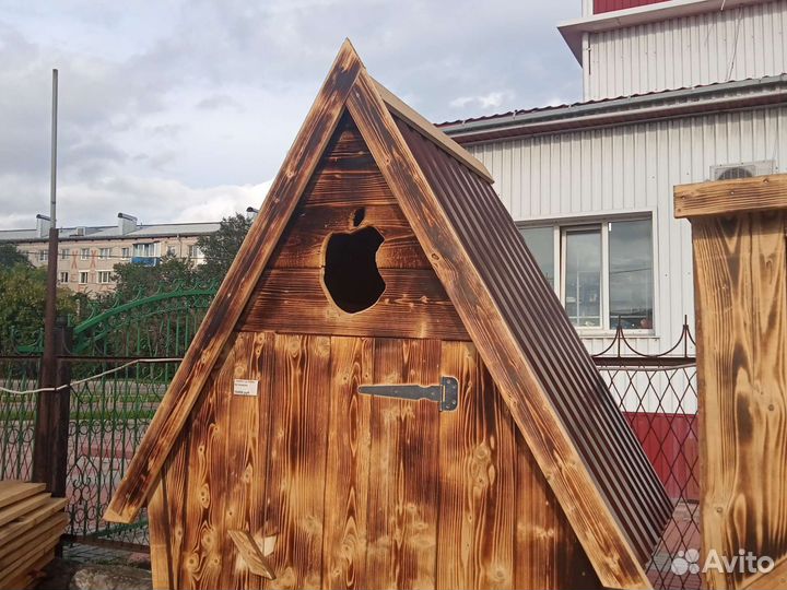 Дачный туалет деревянный