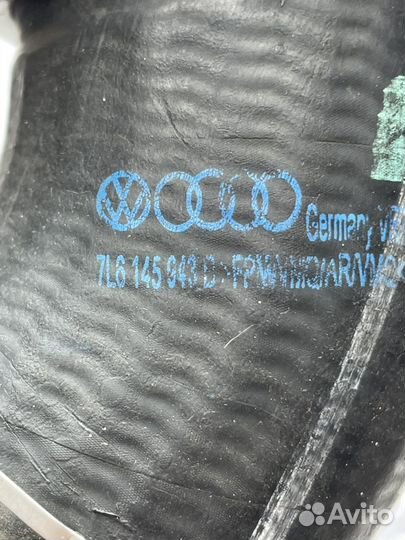 Патрубок интеркулера лев Volkswagen Touareg GP