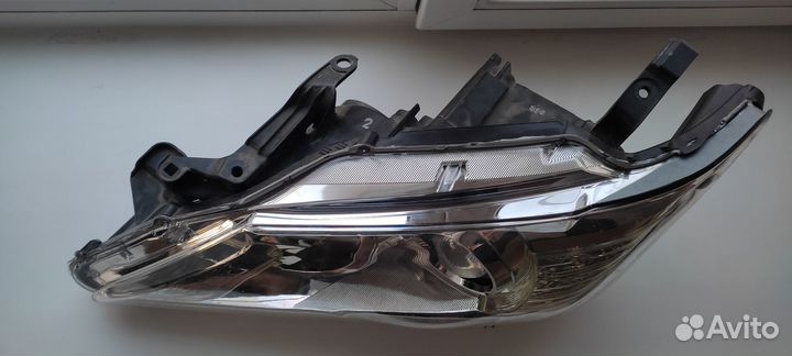 Фары на toyota camry 40
