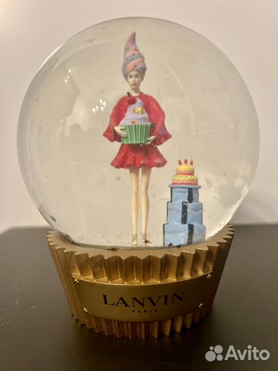 Стеклянный шар на подставке Lanvin