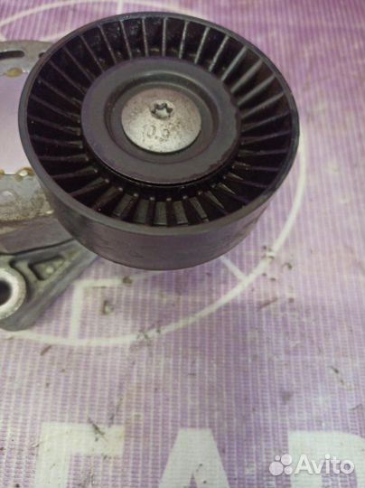 Ролик натяжной навесного оборудования Mitsubishi