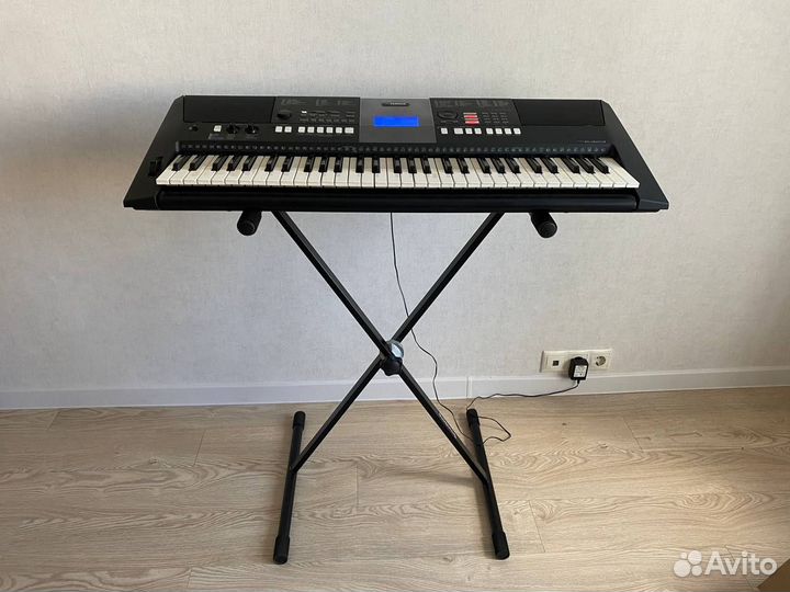 Синтезатор Yamaha PSR-E423 и стойка Soundking