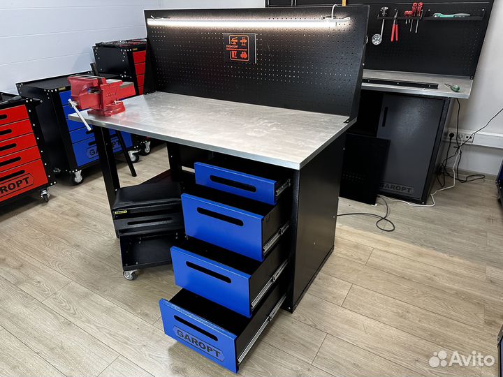 Верстак из металла