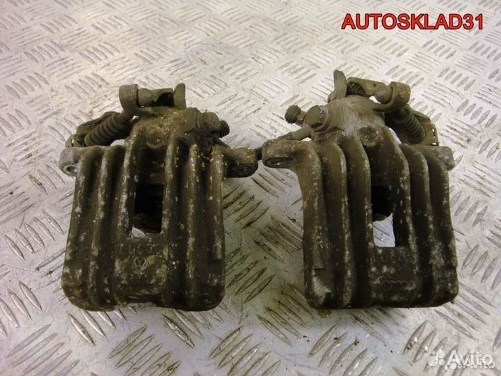 Суппорт тормозной задний VW Golf 4 6R0615423