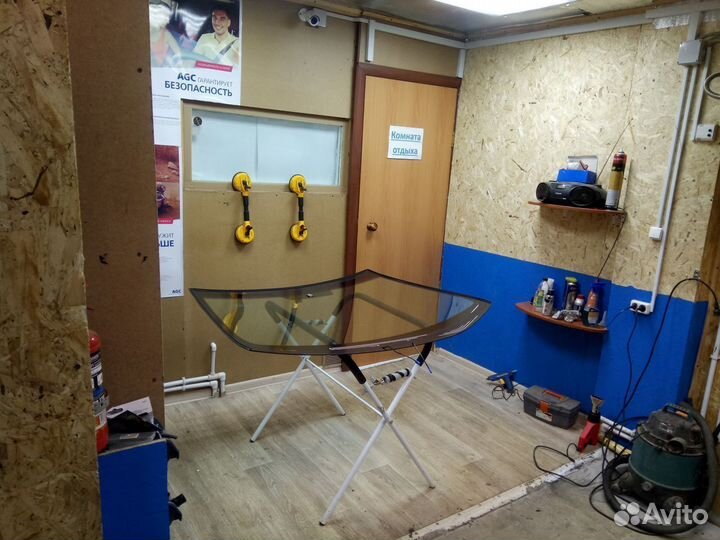 Заднее стекло Mazda 3