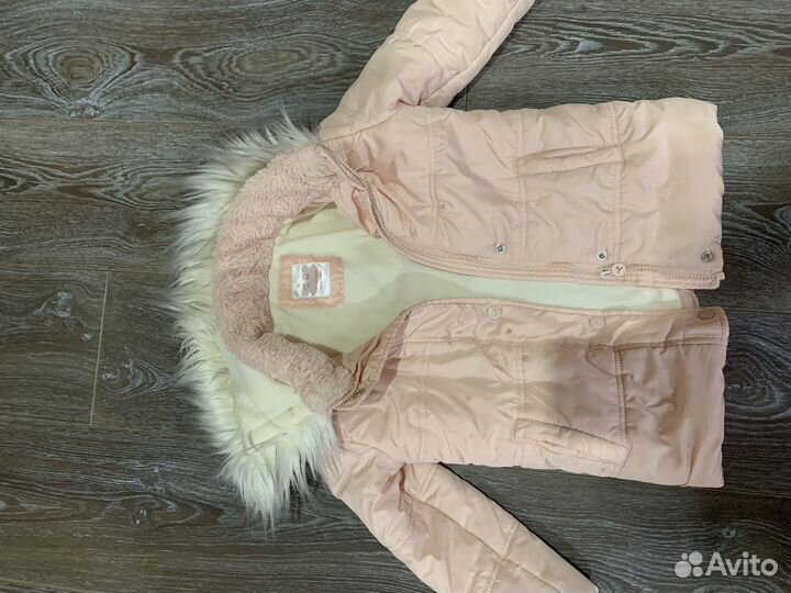 Куртки и одежда на девочку