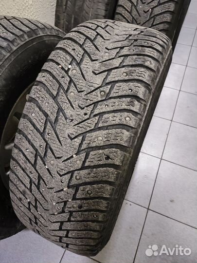 Nokian Tyres Hakkapeliitta 8 SUV 285/65 R17 116T