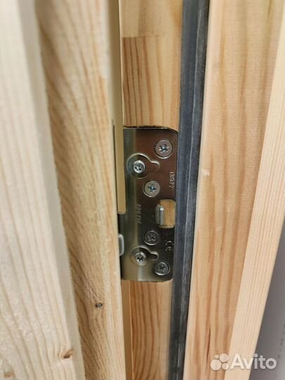 Двери деревянные