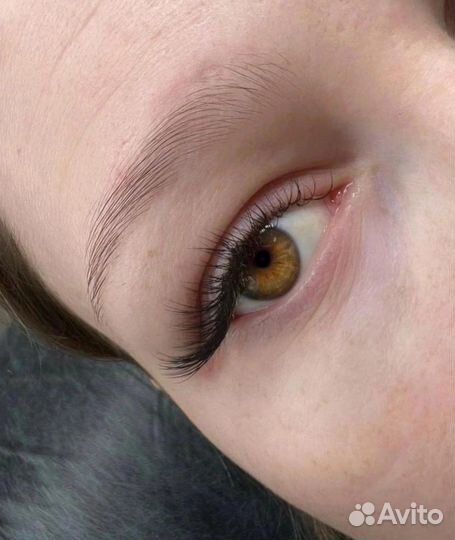 Наращивание ресниц в салоне