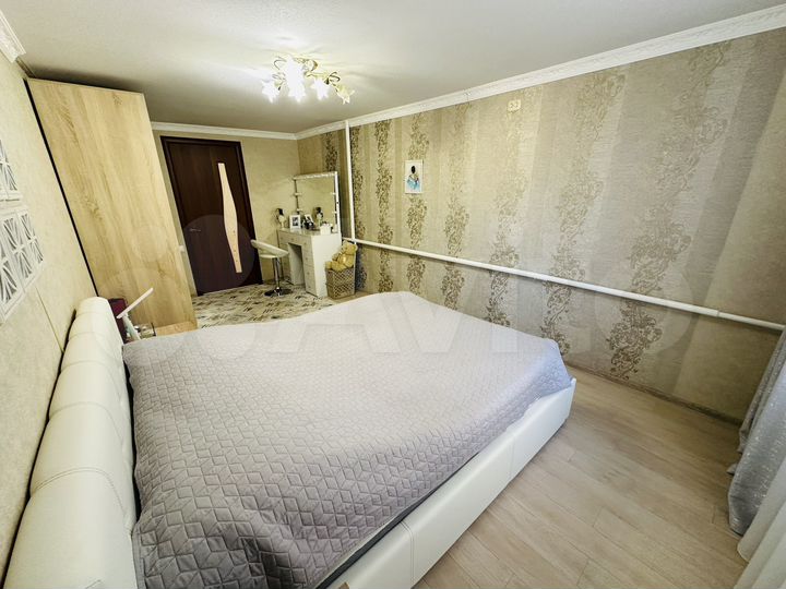 4-к. квартира, 105 м², 1/2 эт.