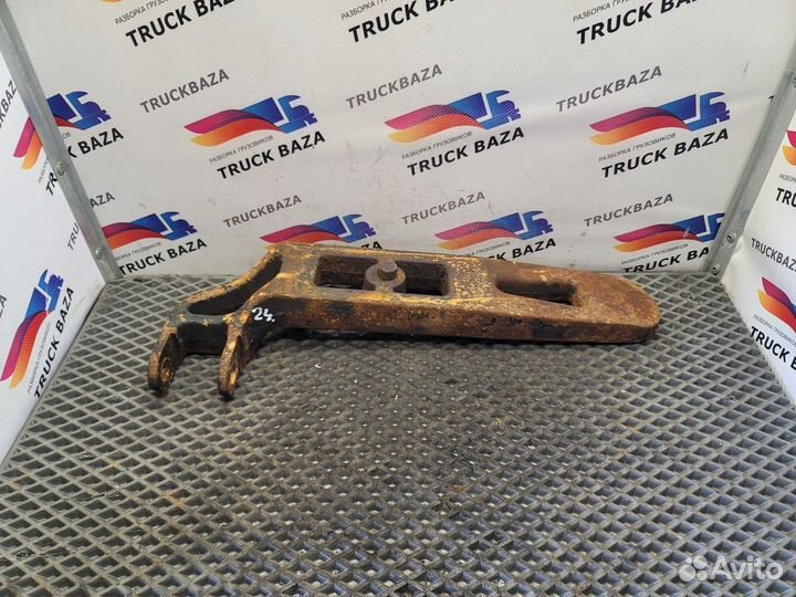 41271296 Кронштейн переднего амортизатора нижний л